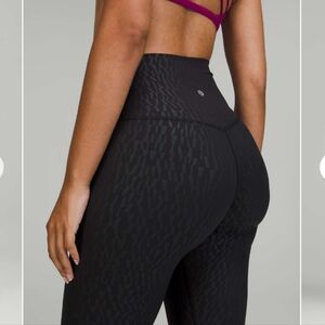 Lululemon Aligh High Rise 28 Segment Emboss Black